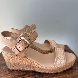Naturalizer size 8 wide bone and raffia platform wedge sandals